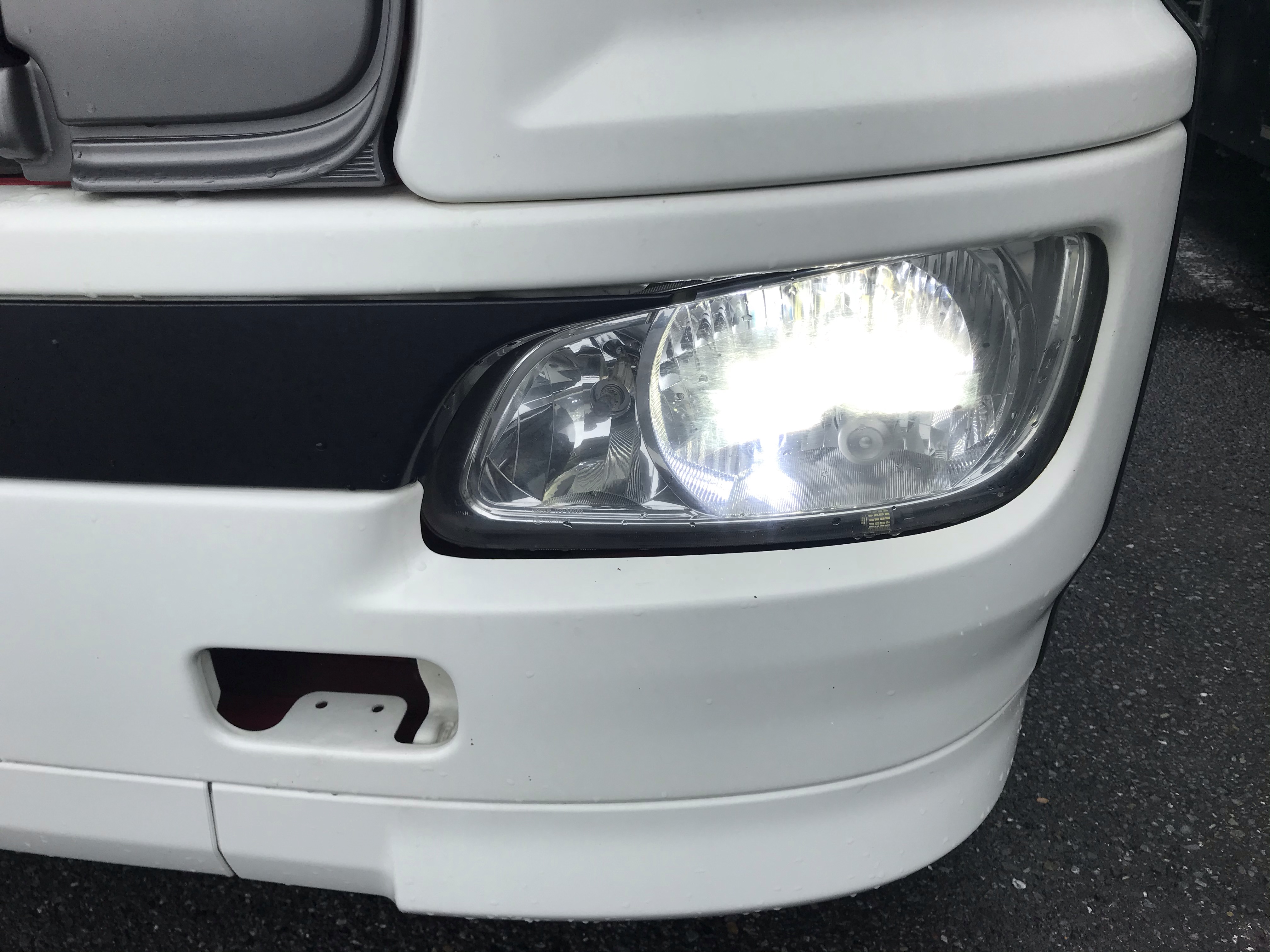 正規店安い日野　グランドプロフィア　グラプロ　ディスチャージ　HID バラスト パーツ